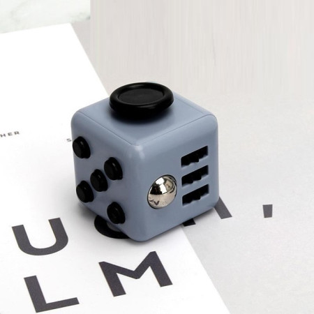 Кубик антистрес Fidget Cube 18580 3.5х3.5х4 см сірий із чорним